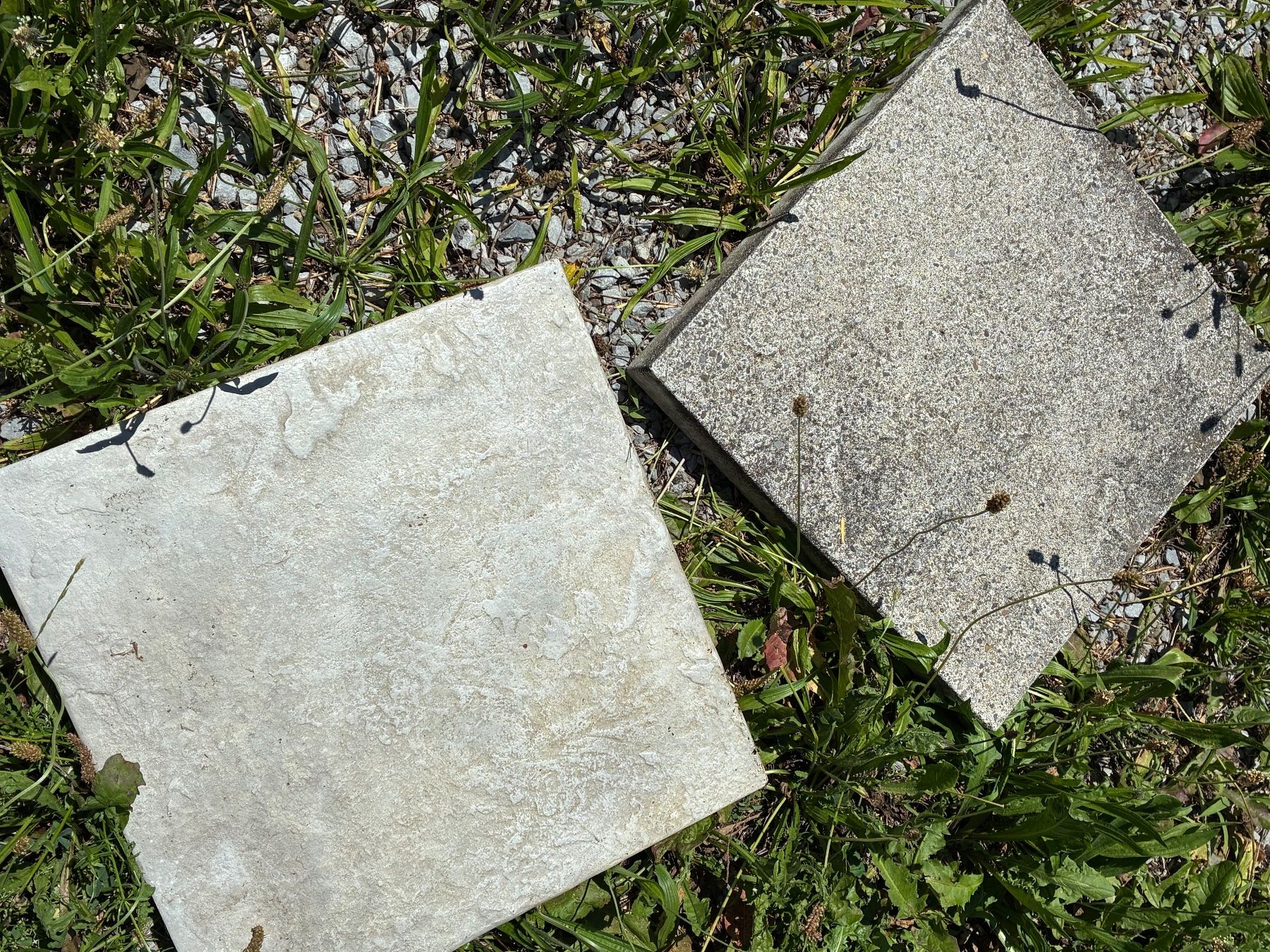 Bodenbeläge: Gartenplatten grau 40x40, bis 285 Stk 45m2 – Gebraucht aus Männedorf von Turnach