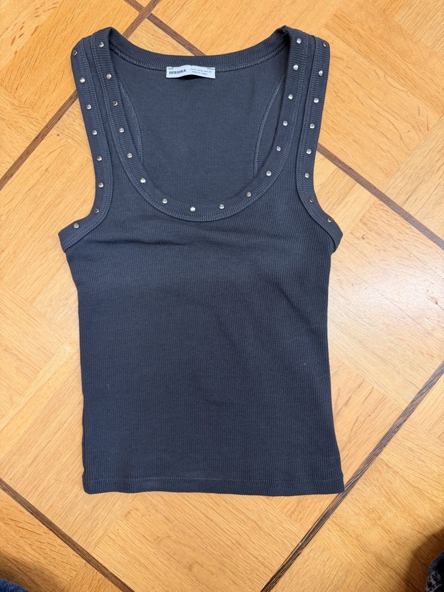 Bershka Tops: y2k Top mit Nieten – Neuf (Voir description) à Bern par ame_tf2n 1