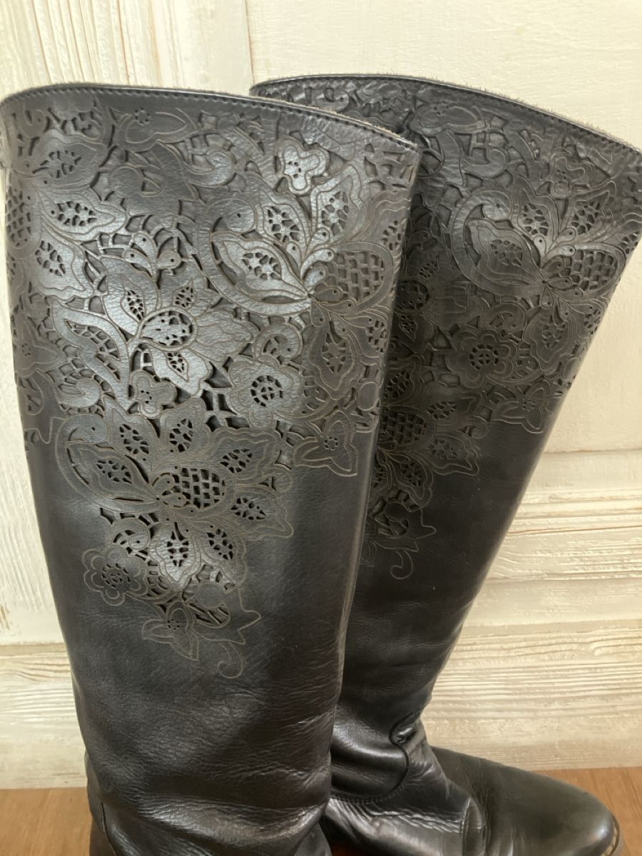 Scarpe da donna: Schwarze Lederstiefel mit tollem Muster, Grösse 38/39 – Usato da Muralto venduto da jac_hkz5 1