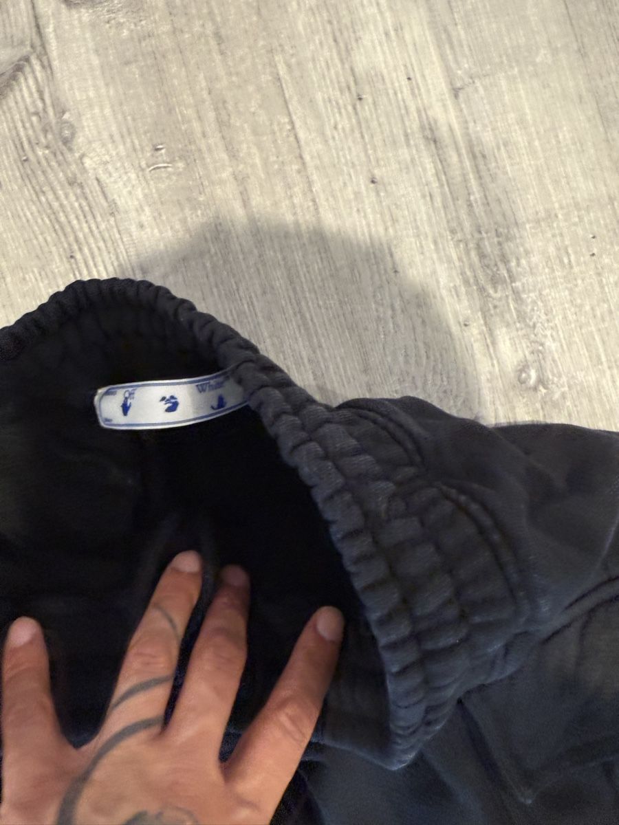 Off-White Pantaloni: Off white cargo jogger M – Usato da Giubiasco venduto da Darkemperor 2
