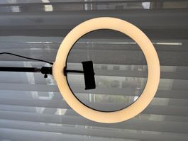 Ringlicht RGB LED mit Smartphone Halterung neu