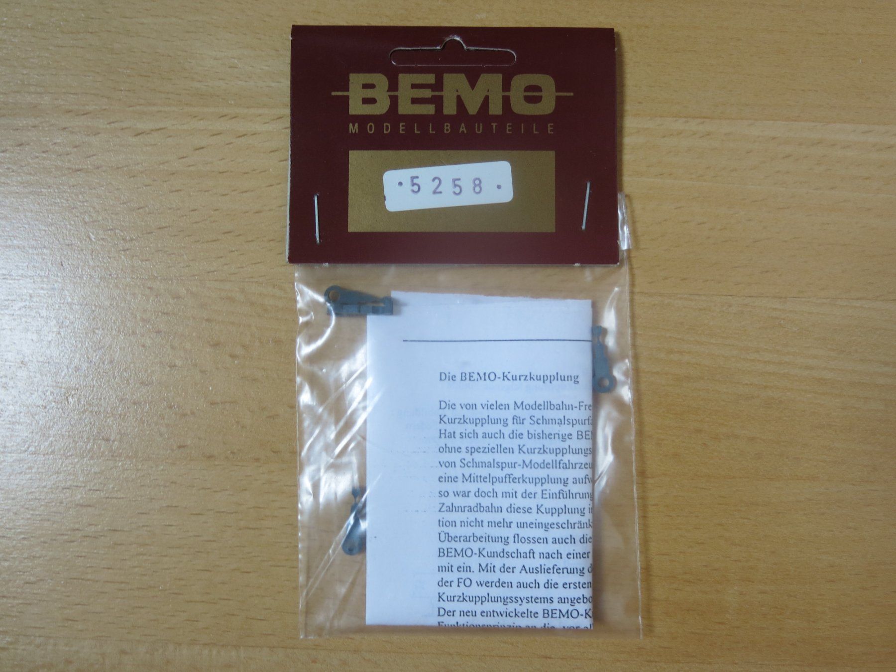 Bemo Modellini di ferrovie: Bemo 5258 - Kurzkupplung 4 Stück – Nuovo e nell'imballaggio originale da Sissach venduto da kaupa