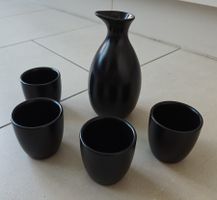 Sake Set Schwarz Kanne und 4 Becher guter Zustand