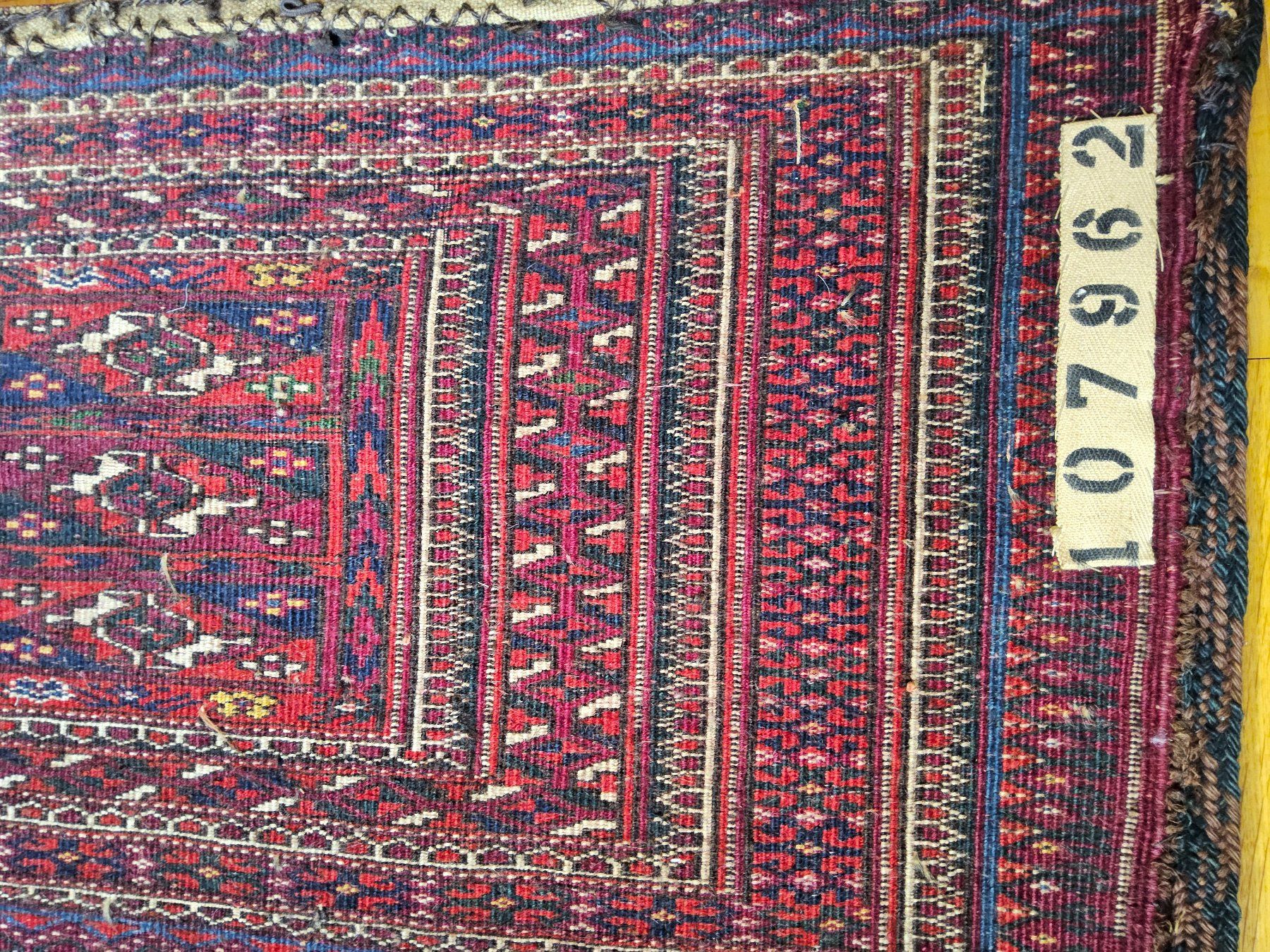 Tappeti: Antiker Turkmenischer Wandteppich mit Fransen, Echt, ca 1880 – Usato da Zürich venduto da helsan 2