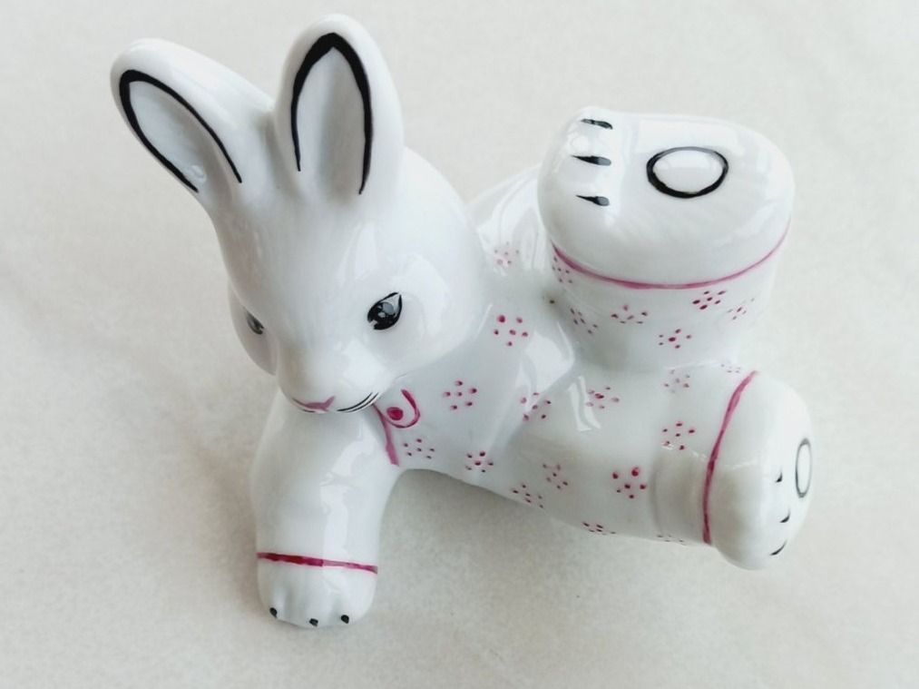 Statuette: Porzellan Hase Handbemalt – Nuovo e nell'imballaggio originale da Winistorf venduto da acreativ3