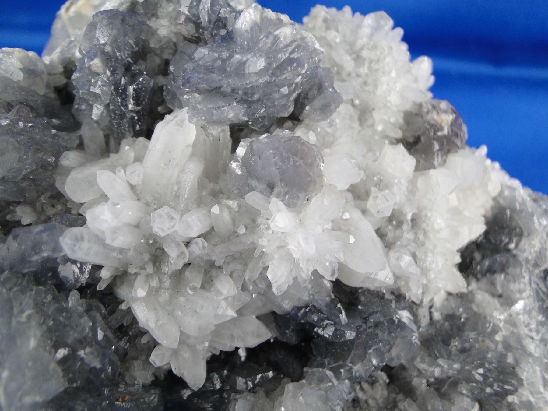 Minerali & Pietre curative: Calcit mit Bergkristall – Usato da Schinznach Bad venduto da Demerald 6