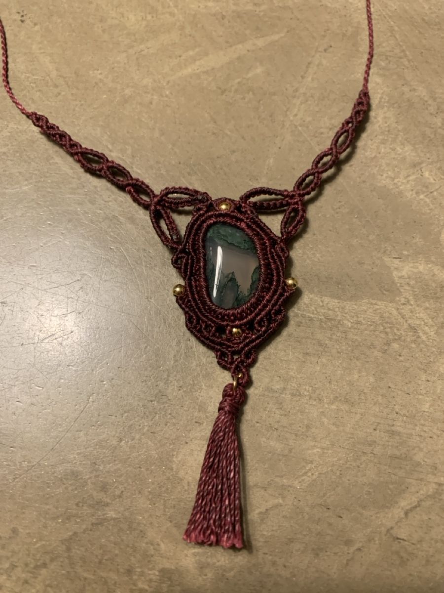 Colliers: 🌿 Collier bohème en agate mousse & macramé – Pièce unique ✨ – Neuf avec emballage d'origine à Versoix par val_t6jc 1