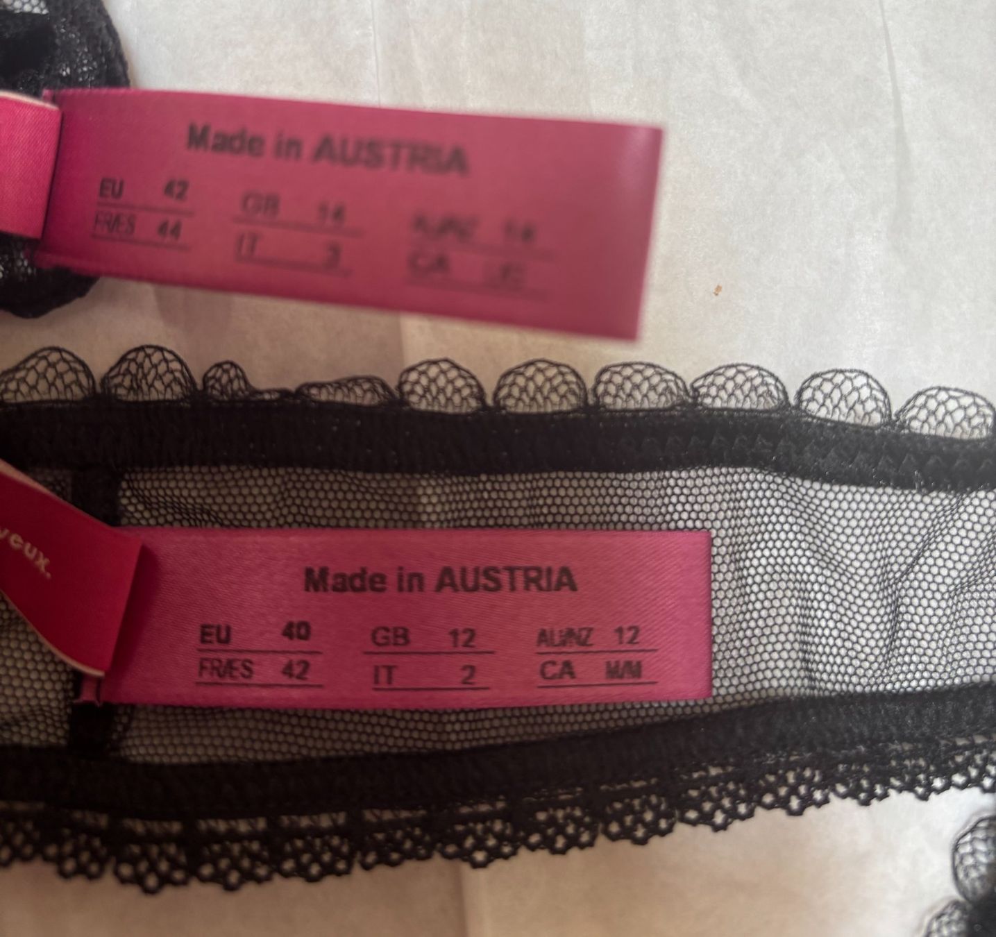 Altra biancheria intima: Valisere - 2x Neue Nuit Burlesque Strings - Grösse 40/42 – Nuovo (secondo la descrizione) da Zofingen venduto da Justizia_01 4