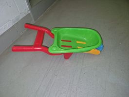 Kinder-Schubkarre, Kunststoff, rot/grün, neuwertig