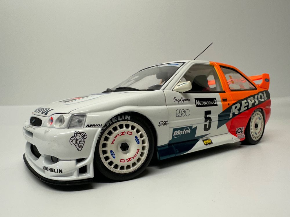 UT Models 1/18 - Ford Escort RS Cosworth WRC Silver 22706