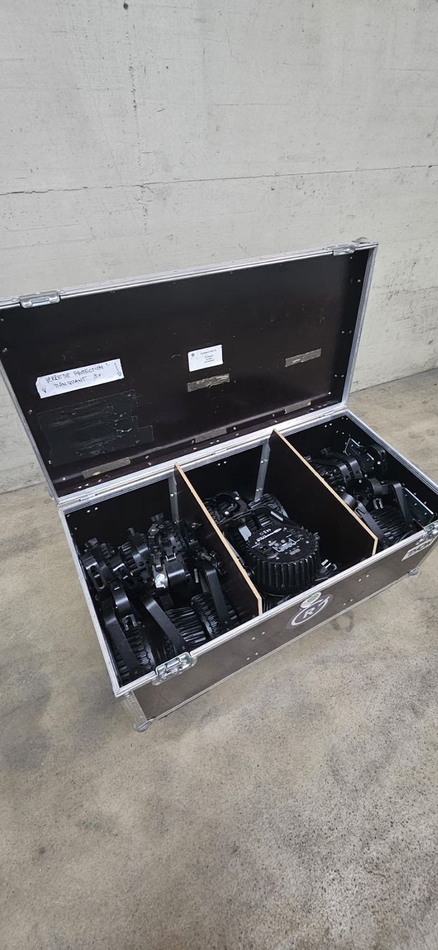 ADJ Lampes: Package 16 x Par Led RGB – D'occasion à Payerne par RyserGroupeSA 1