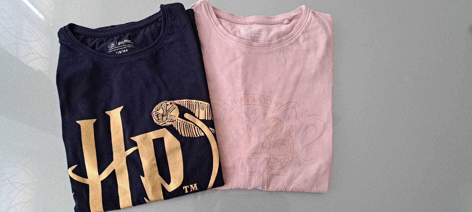 Blusen, T-Shirts & Tops: 2 t-shirts Harry Potter – Gebraucht aus La Chaux-de-Fonds von stakka 1