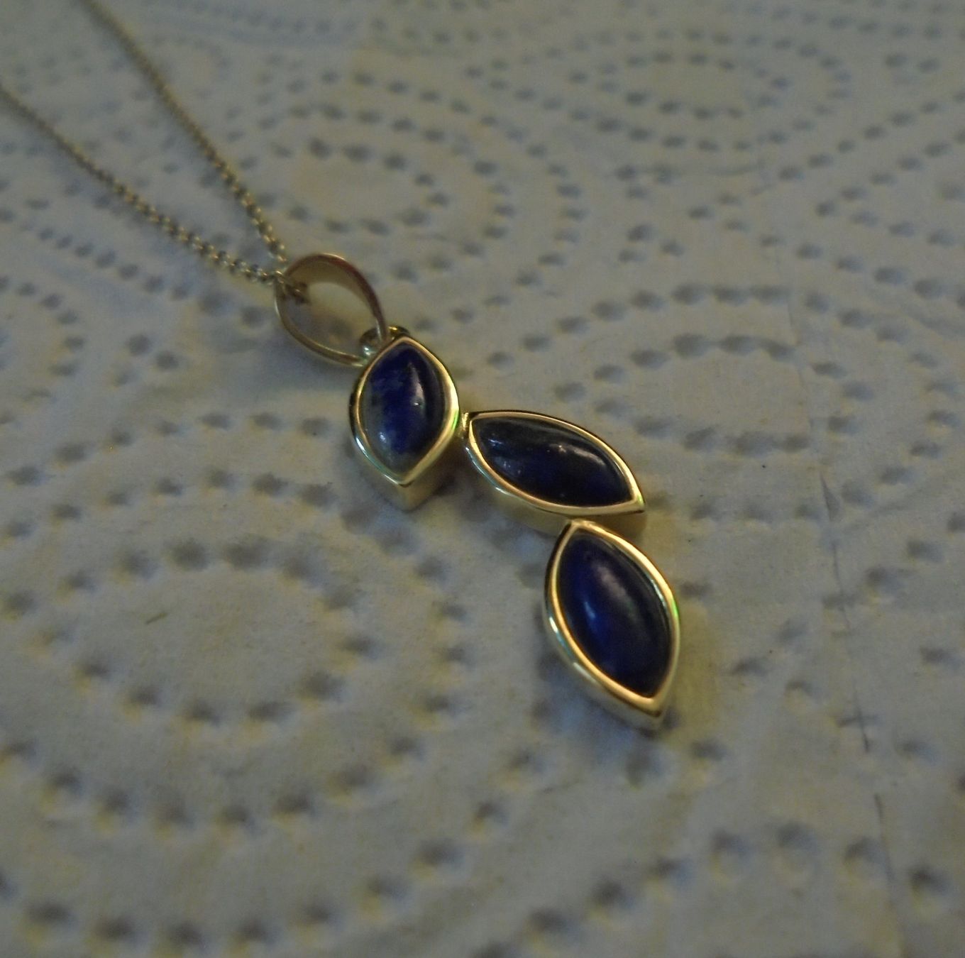 Ciondoli: Echtschmuck: Lapislazuli Silberanhänger, vergoldet – Nuovo (secondo la descrizione) da Zuchwil venduto da maumauchi 2