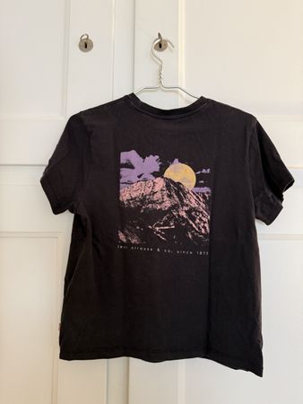 LEVIS 💜 T-shirt mit Back Print in S