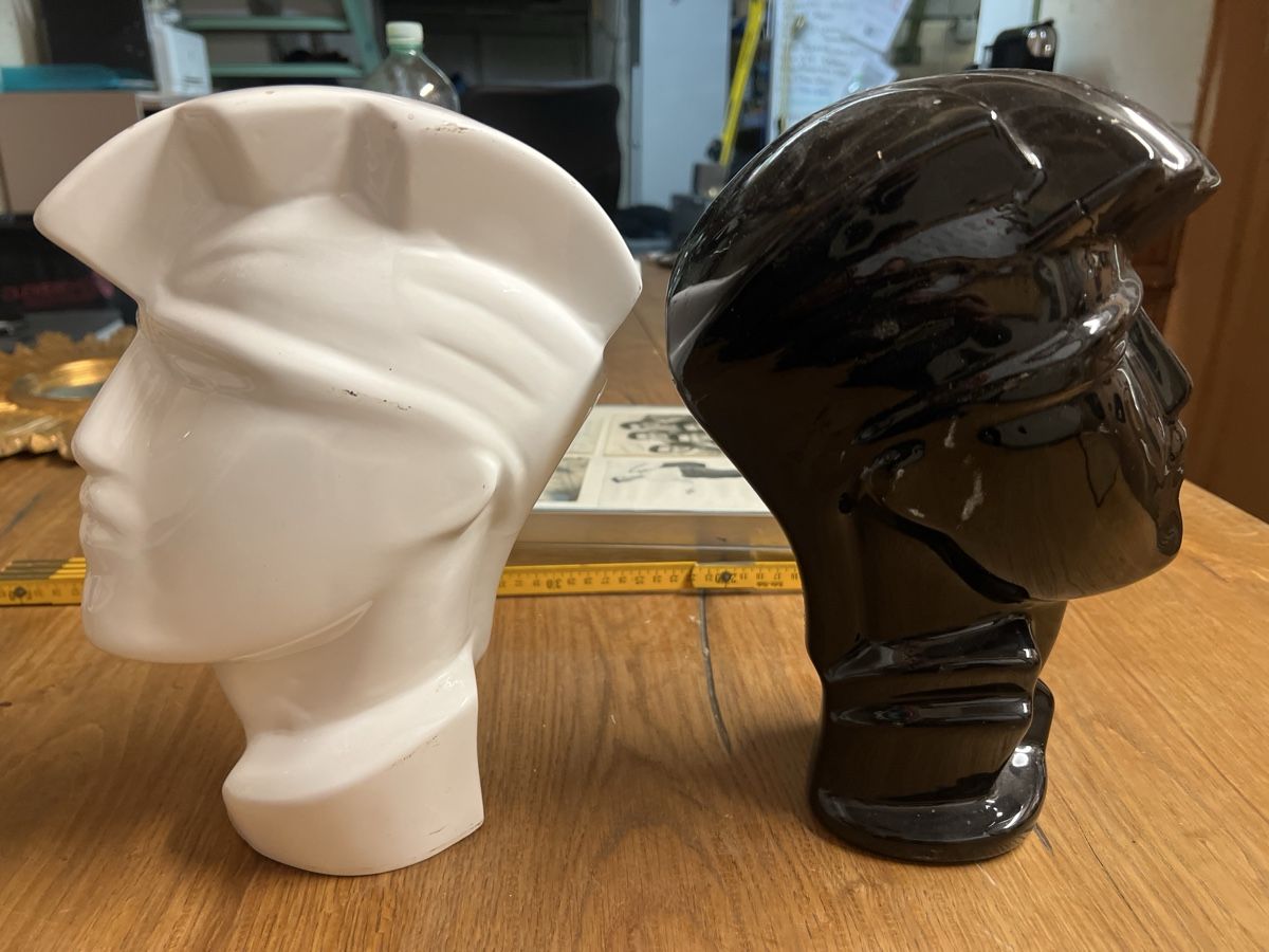 Sculture & Statue: 2 Designer Köpfe Black & White, (Q) – Usato da Rorschach venduto da TimelessTrading 1