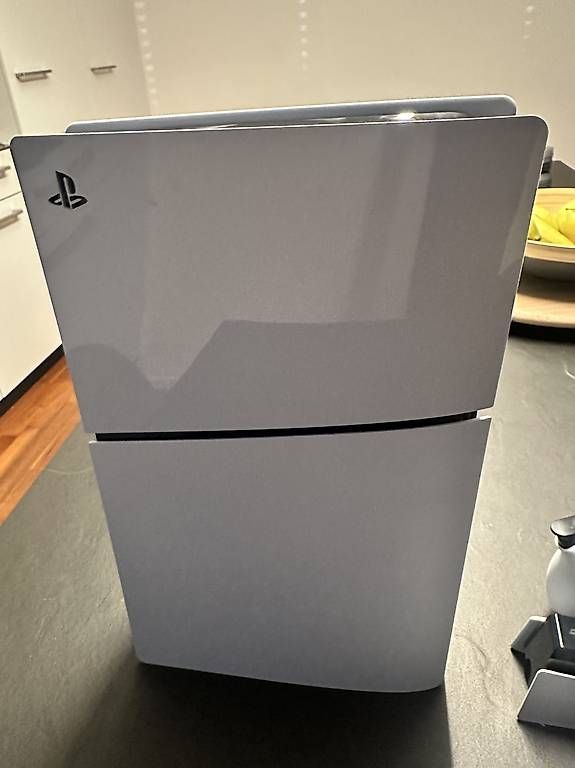 Konsolen: PS5 Slim + 2 Controller + Ladestation + Media Remote – Gebraucht aus Schlieren von raf_7xvs 2