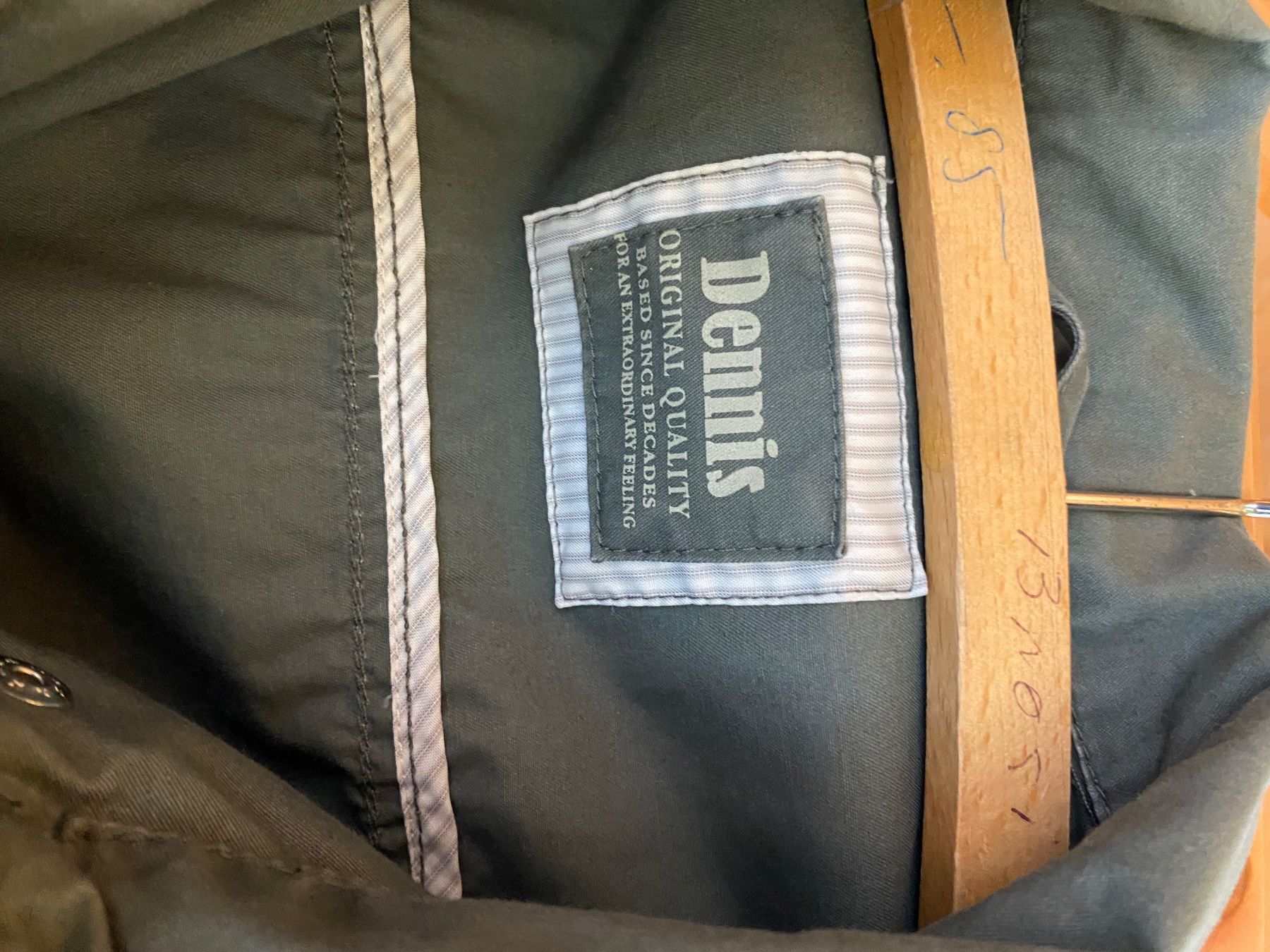 Jacken: Dennis Jacke, Olivgrün, Grösse 40 – Gebraucht aus Klosters von Rigi98 1