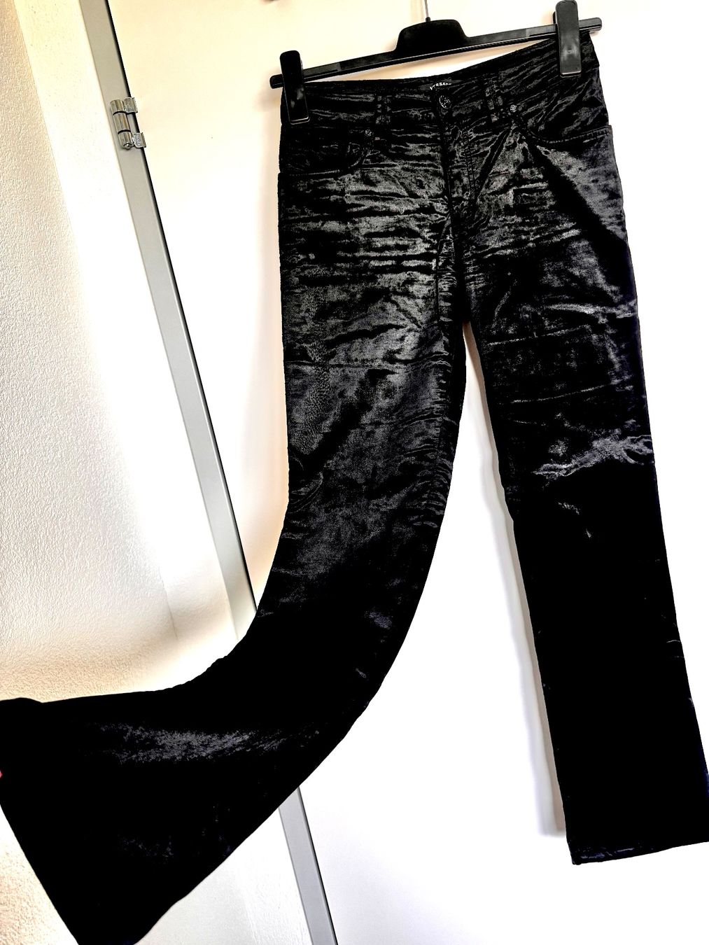 Versace Pantaloni: Versace Samthose, Schwarz, Top Zustand - Grösse 27 – Usato da Eschenbach SG venduto da Kitka01