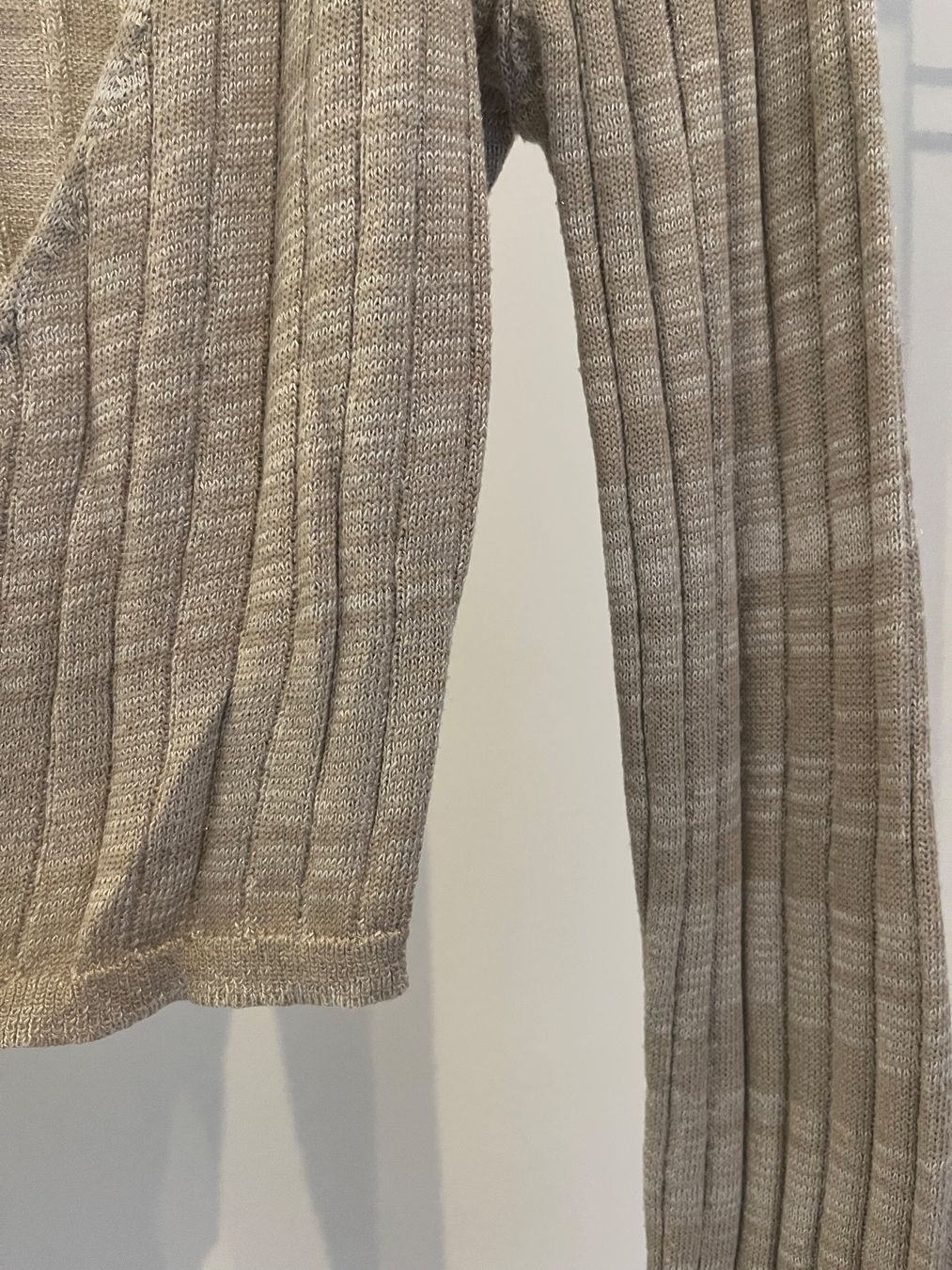Na-kd Top: Crop top à manche longue, col cache-cœur – Usato da Savagnier venduto da taianab 4