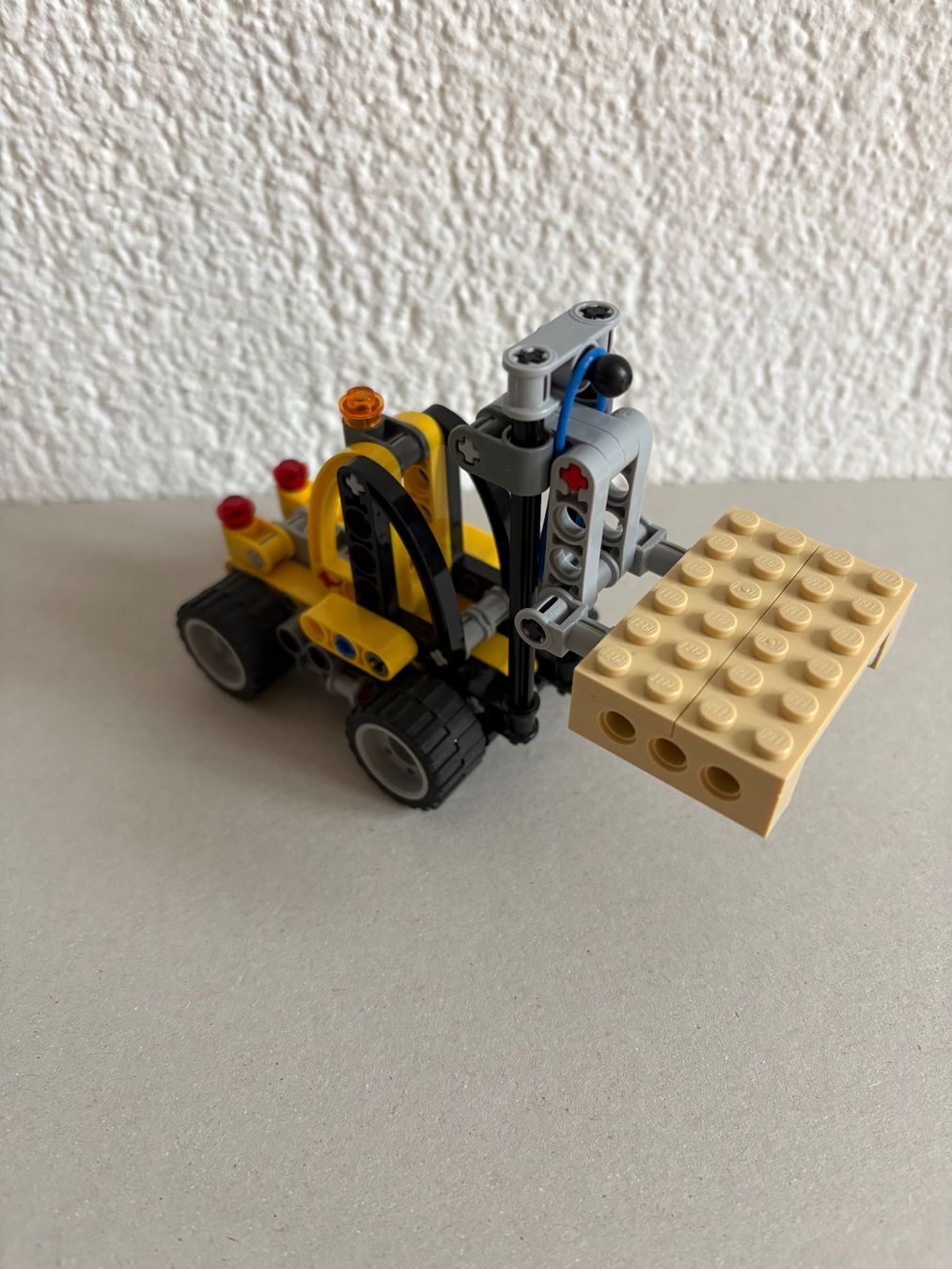 Lego Giocattoli: LEGO Technic Mini Forklift 8290 – Usato da Wollerau venduto da per_q7wn 3