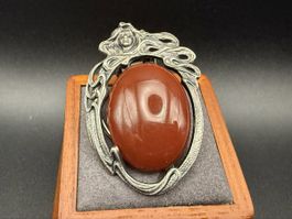 Vintage Art Nouveau Brosche mit rotem „Stein“
