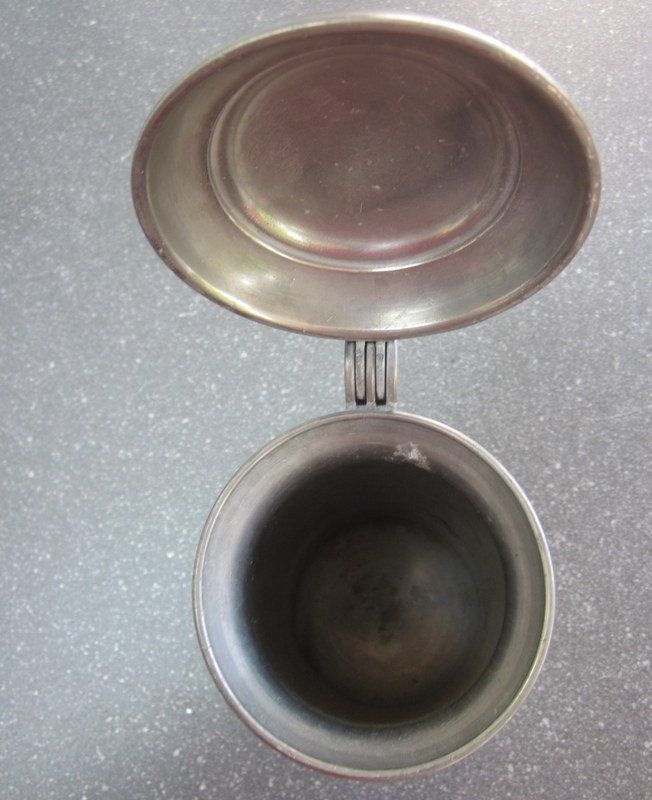 Caraffe: Alter Zinnkrug mit Deckel, gepunzt – Usato da Bischofszell venduto da raika 6