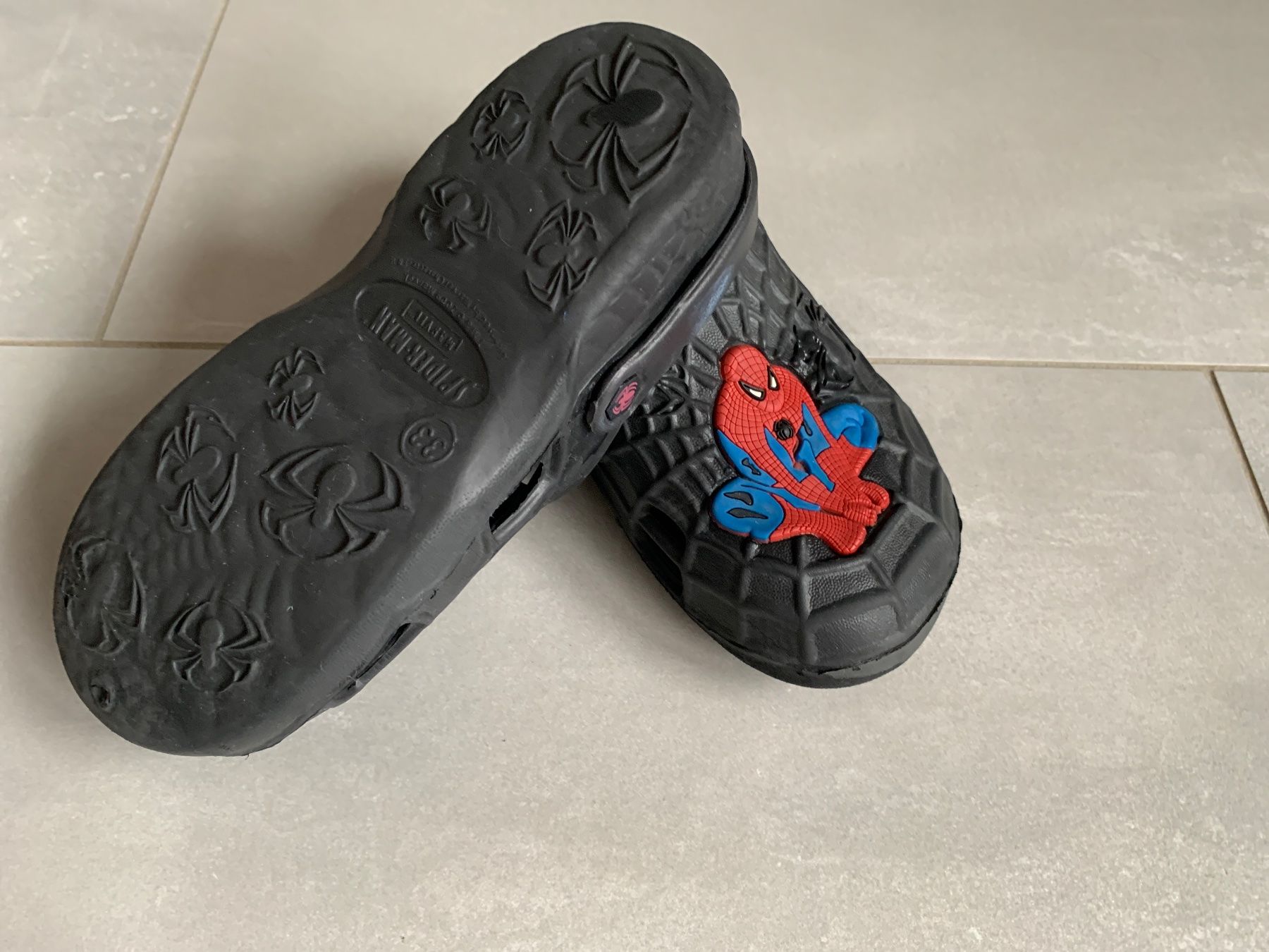 Scarpe per ragazzi: Kinderschuhe Gr. 33 – Usato da Zuzwil SG venduto da Ibohaus 1