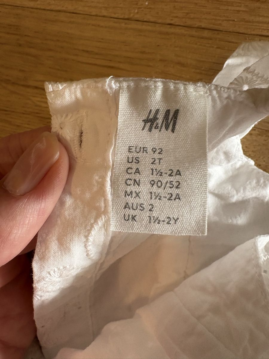 H&M Strampler: Süsser Kurzoverall mit Rüschen – Neu (gemäss Beschreibung) aus Zürich von Evesophie 1