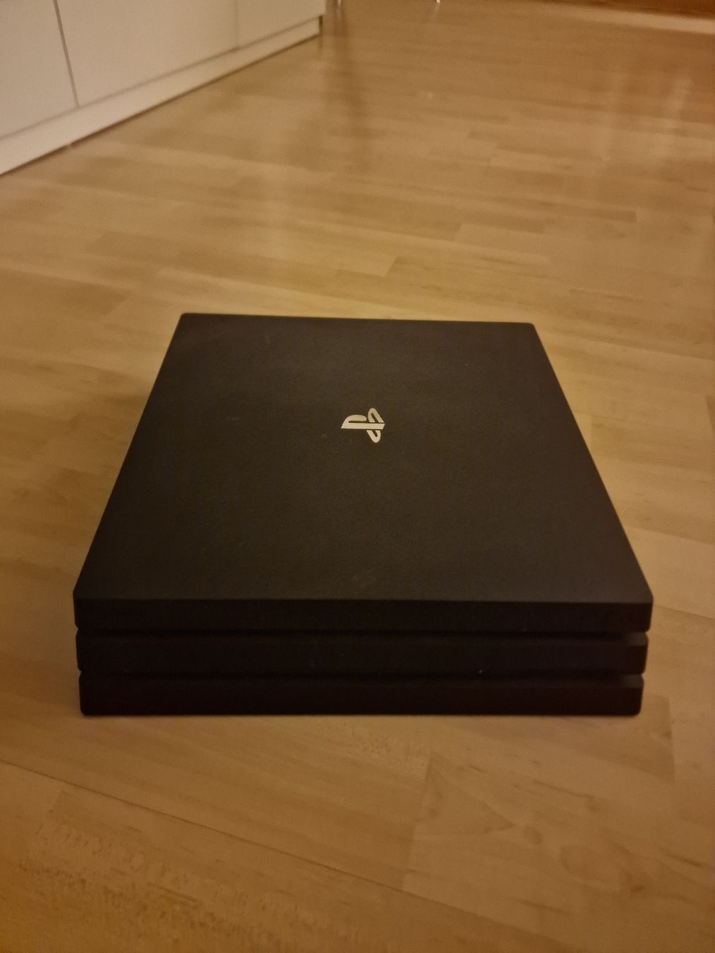 Sony Konsolen: PS4 Pro 1TB Mit Controller – Gebraucht aus Bremgarten AG von VictoriaV0102