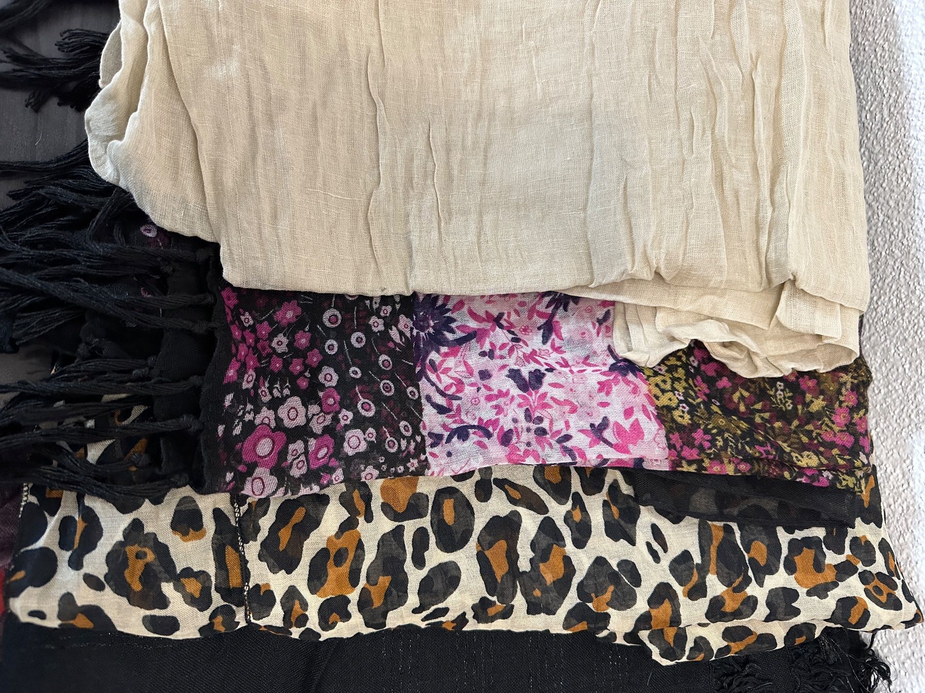 Foulards & écharpes: Verschiedene Schale – D'occasion à Aarburg par Tonija 1