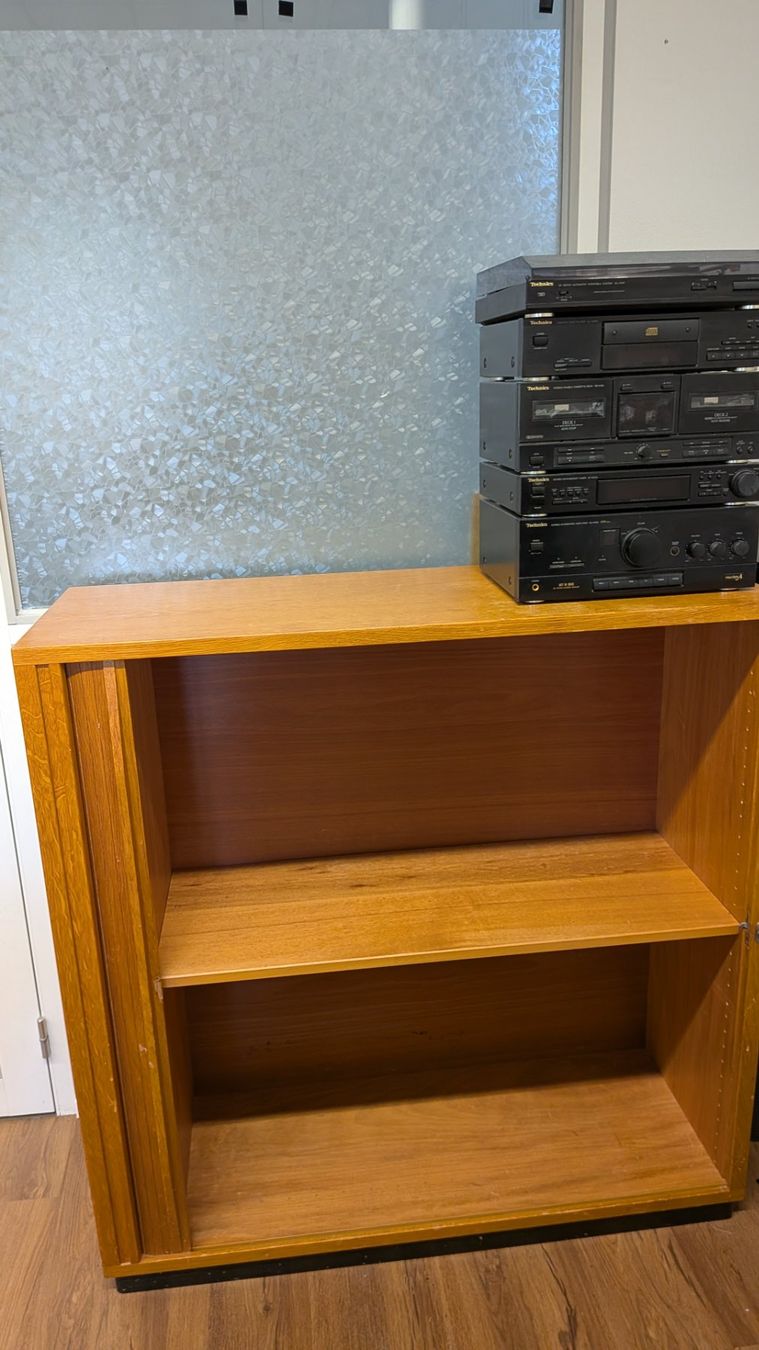 Cassettiere: halbhohe Sideboard mit integriertem Holz-Rollladen – Usato da Salez venduto da EMERCARO 5