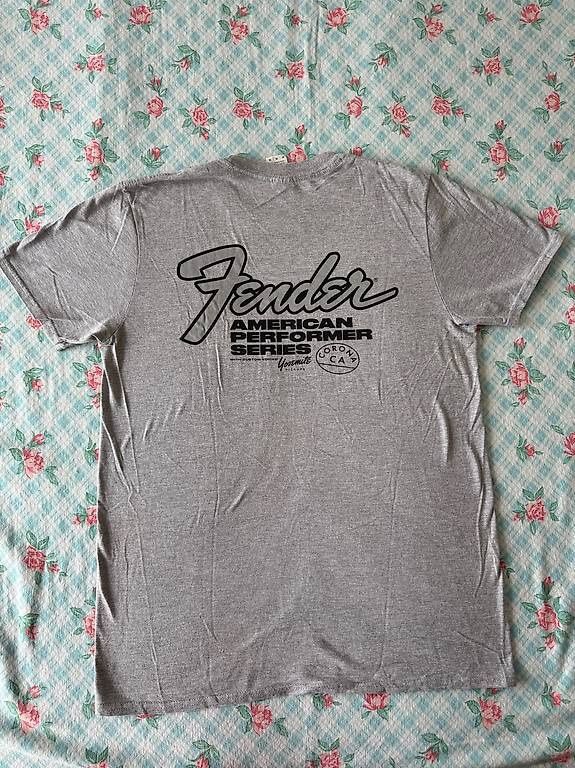 T-shirt: MAGLIETTA FENDER – Usato da Caslano venduto da Dr.Bread 1