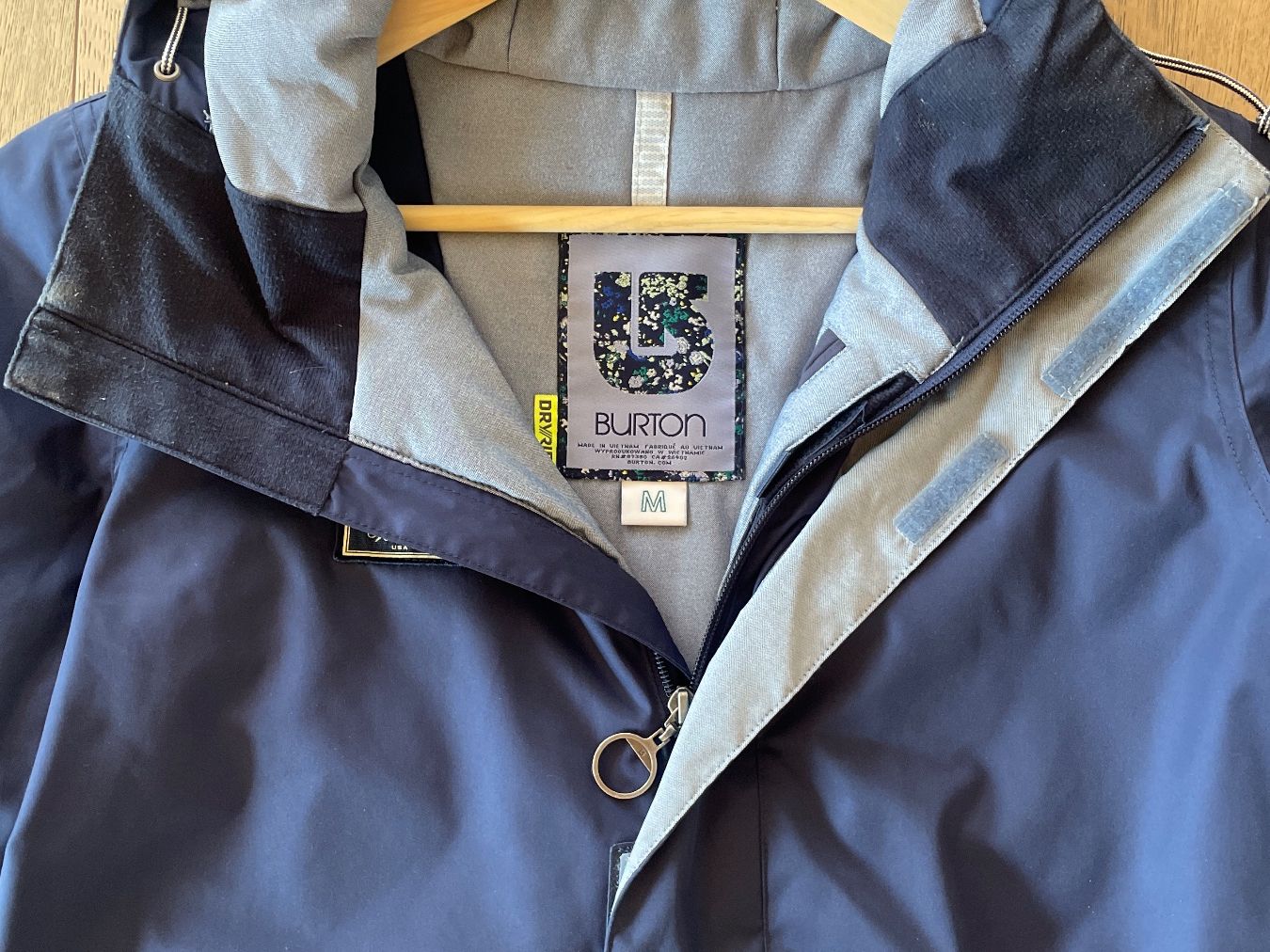 Burton Jacken: Burton Winterjacke Grösse M – Gebraucht aus Wetzikon ZH von Nadineson 1