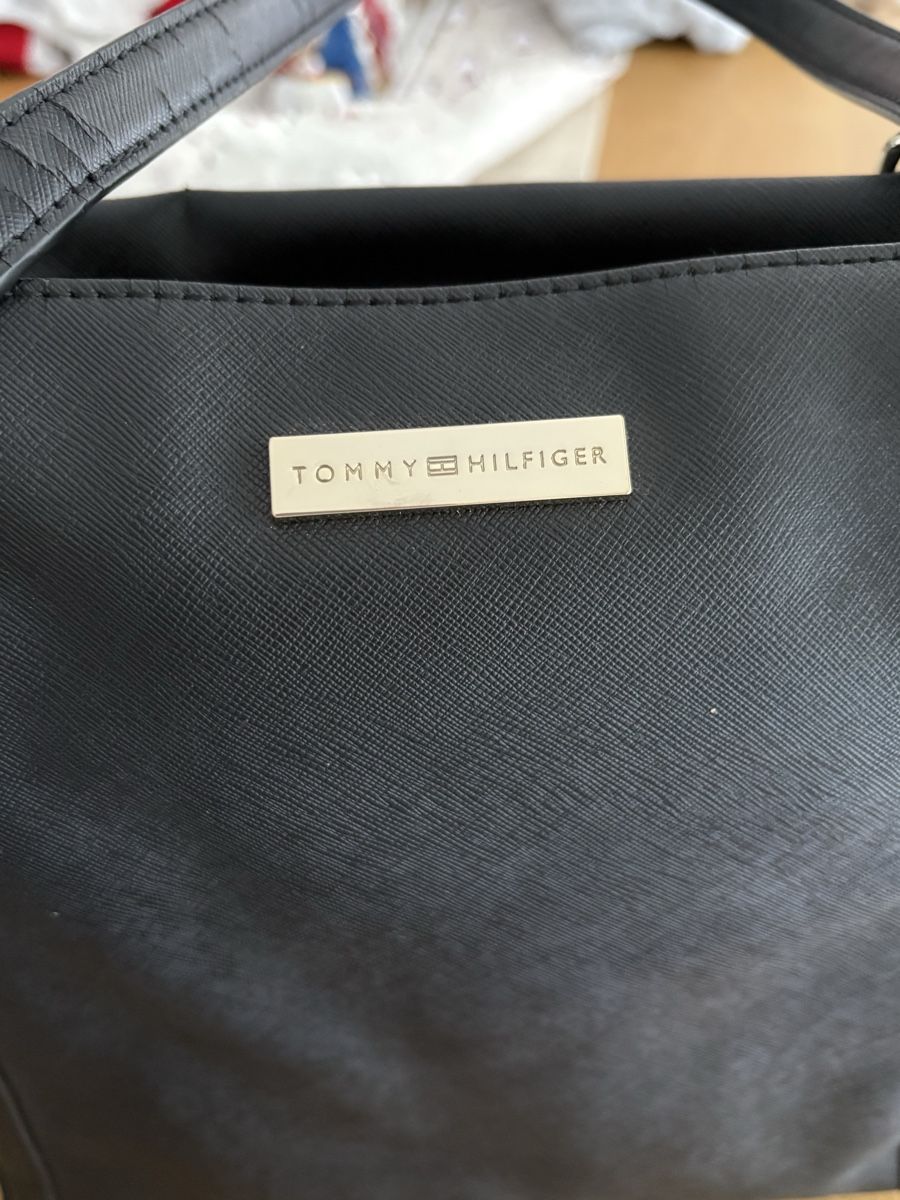 Tommy Hilfiger Borse da donna: Borsa Tommy Hilfiger nera, spaziosa ed elegante – Usato da S. Antonino venduto da LIKA91 5