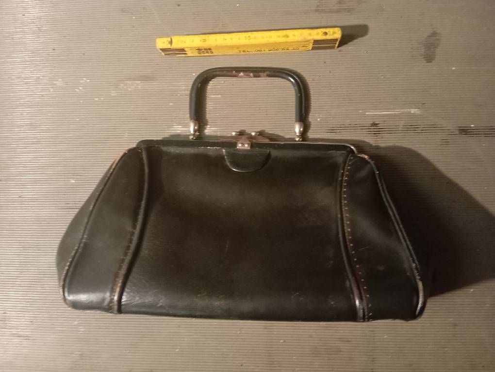Taschen für Damen: Handtasche 20 er Jahre – Gebraucht aus Basel von Petergunn