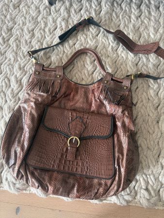 Leder Handtasche mit Kroko-Abdruck, Neu