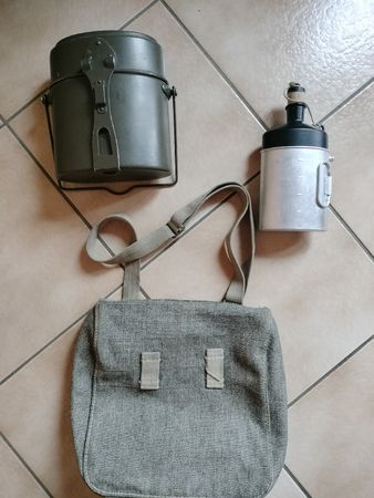 Schweizer Armee Militär Brotsack mit Gamelle und Feldflasche