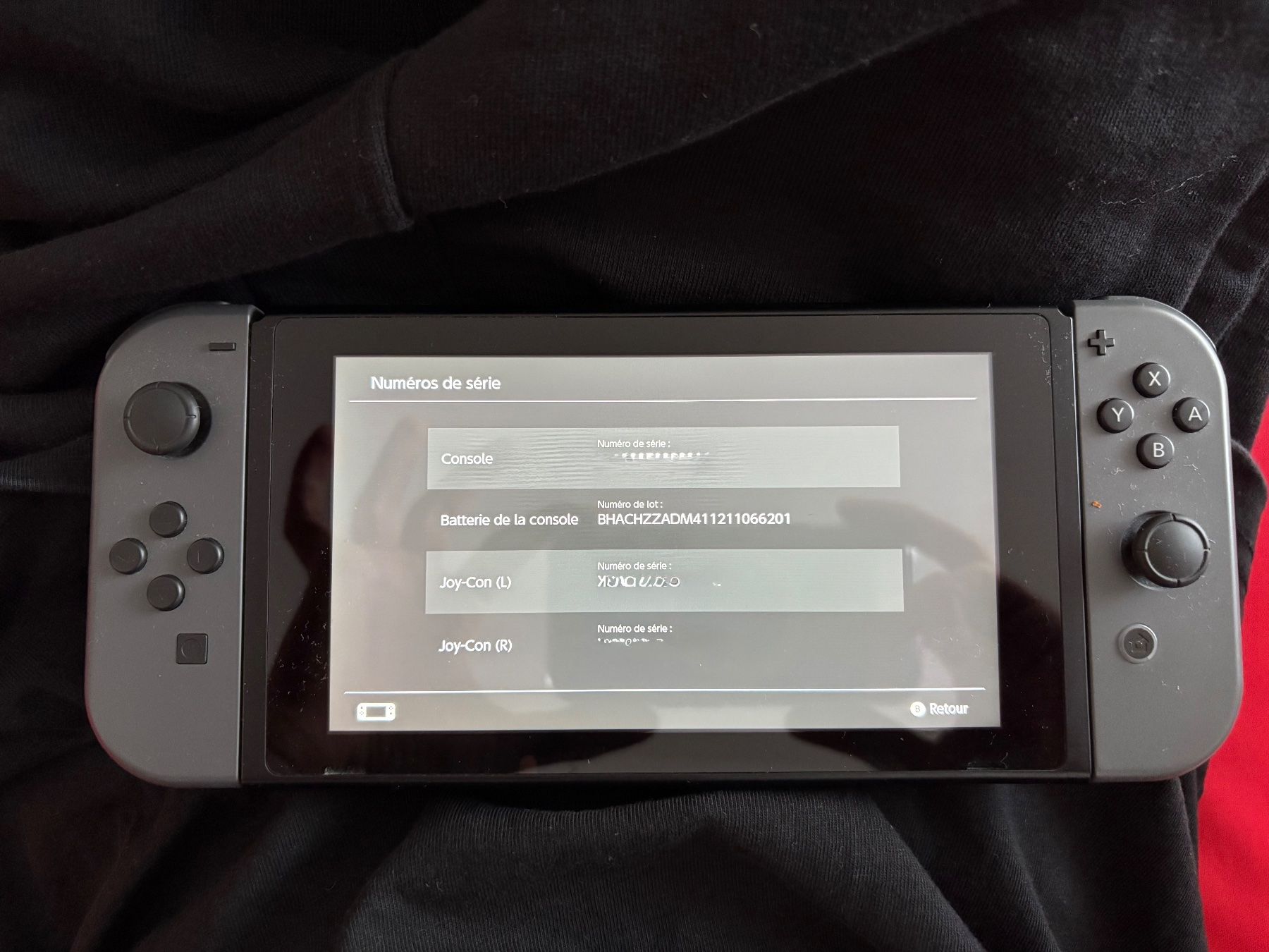 Nintendo Consoles: Nintendo Switch 1 grise - Avec accessoires complets – D'occasion à Givisiez par  1