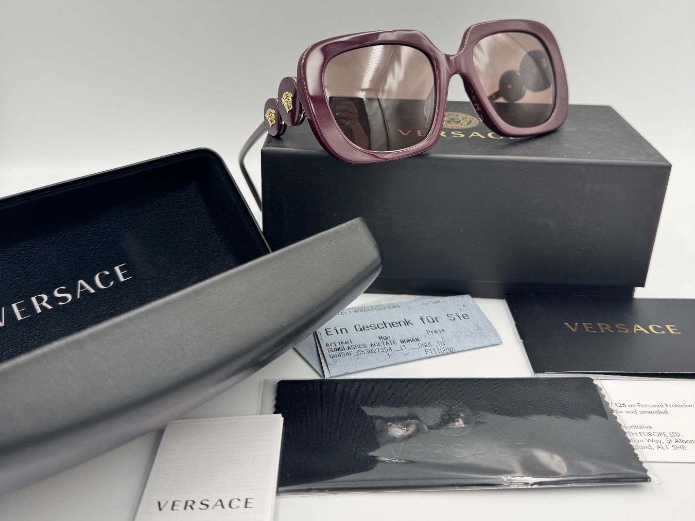 Versace Occhiali & Lenti: Versace Sonnenbrille Medusa Logo – Nuovo e nell'imballaggio originale da Wiedlisbach venduto da Sistershop 7