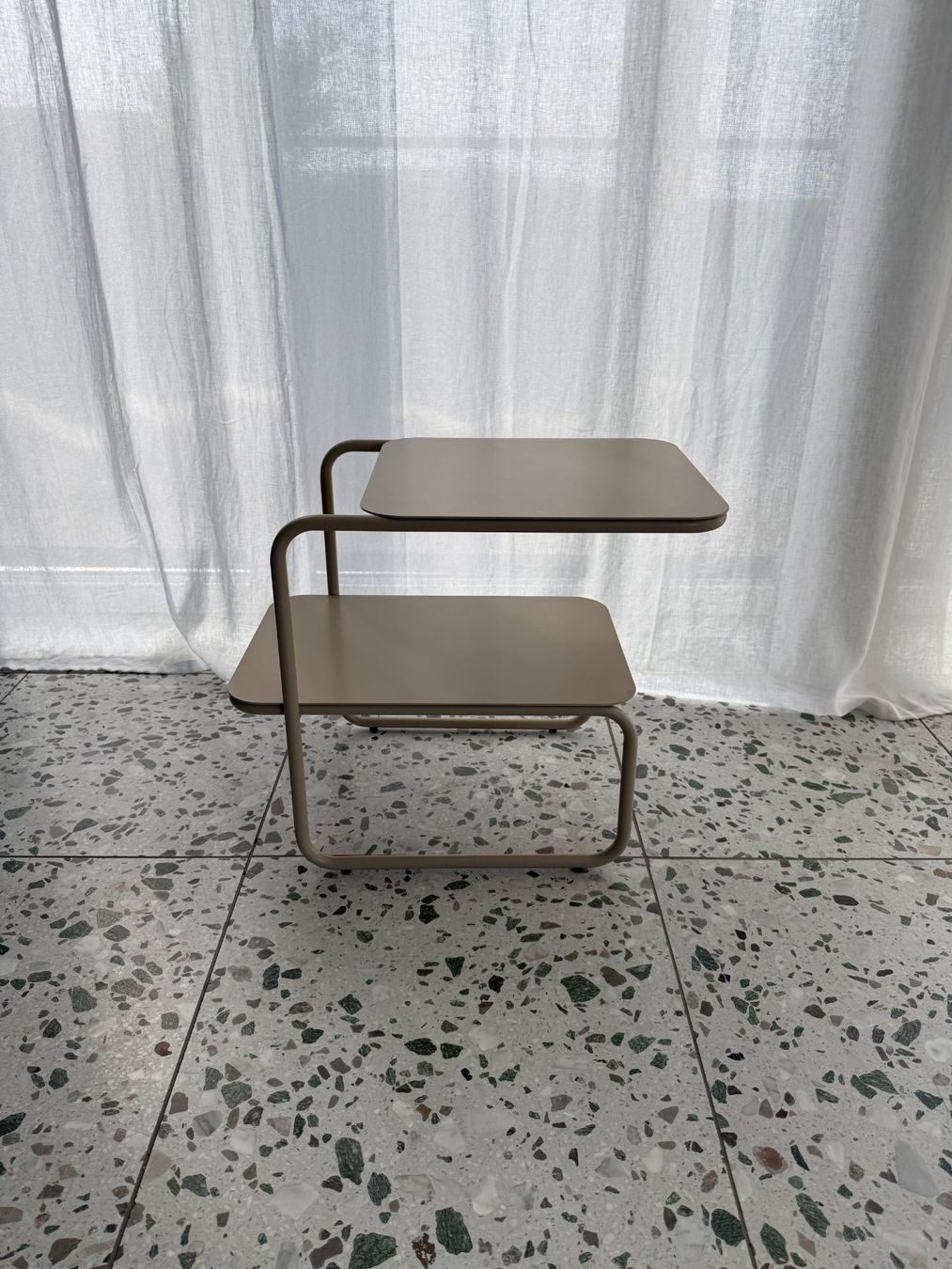 Ferm living Tische: Ferm Living - Level Beistelltisch – Gebraucht aus Zürich von sop_7mp8
