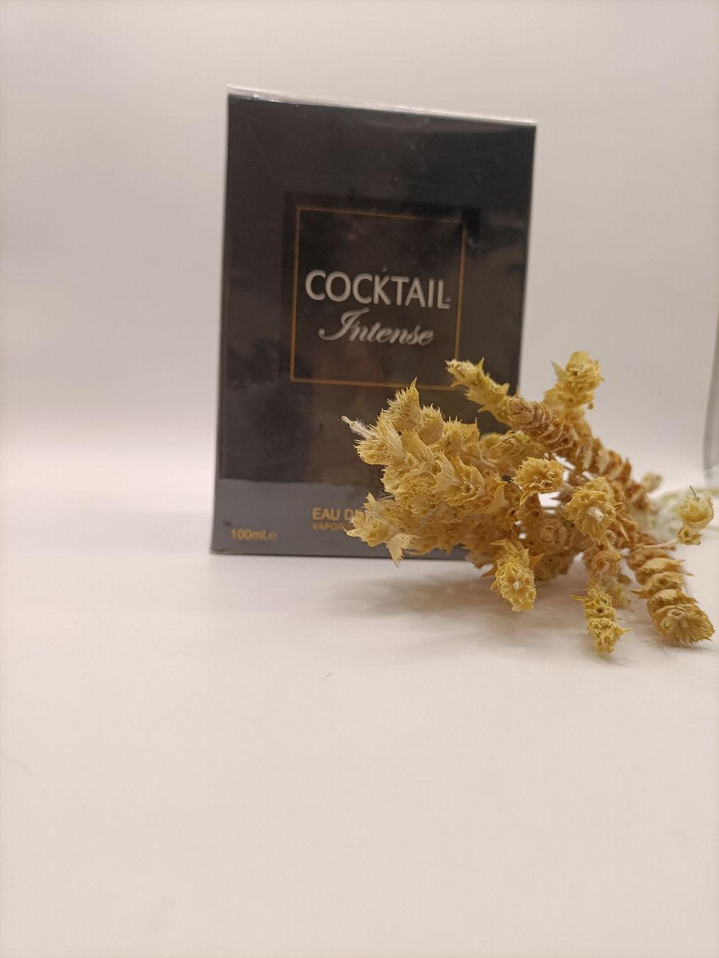 Profumi & Eau de Toilette: Parfum Cocktail Intense 100ml neuf – Nuovo e nell'imballaggio originale da La Chaux-de-Fonds venduto da Luxary.25cachmirepro