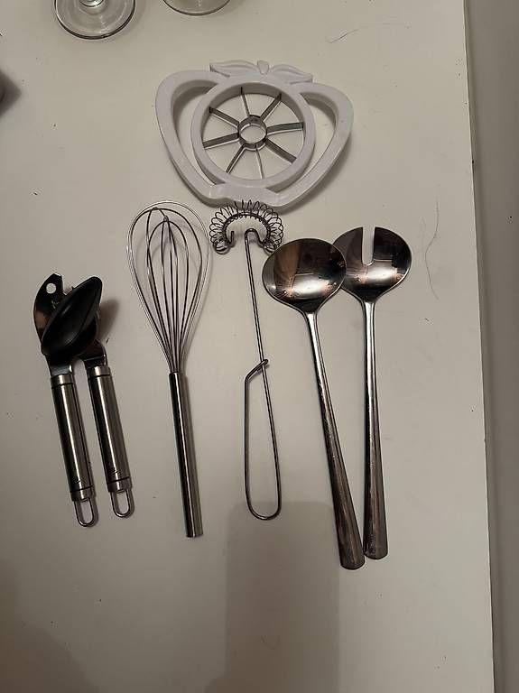 Cucine complete: Lot ustensiles de cuisine – Usato da Les Acacias venduto da DeborahK03