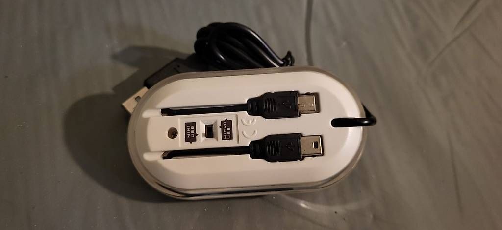 USB Sticks: USB-Hub mit 3 Anschlüssen, blauer LED-Beleuchtung und Kabel – Neuf (Voir description) à Curio par mia_vb5z 3