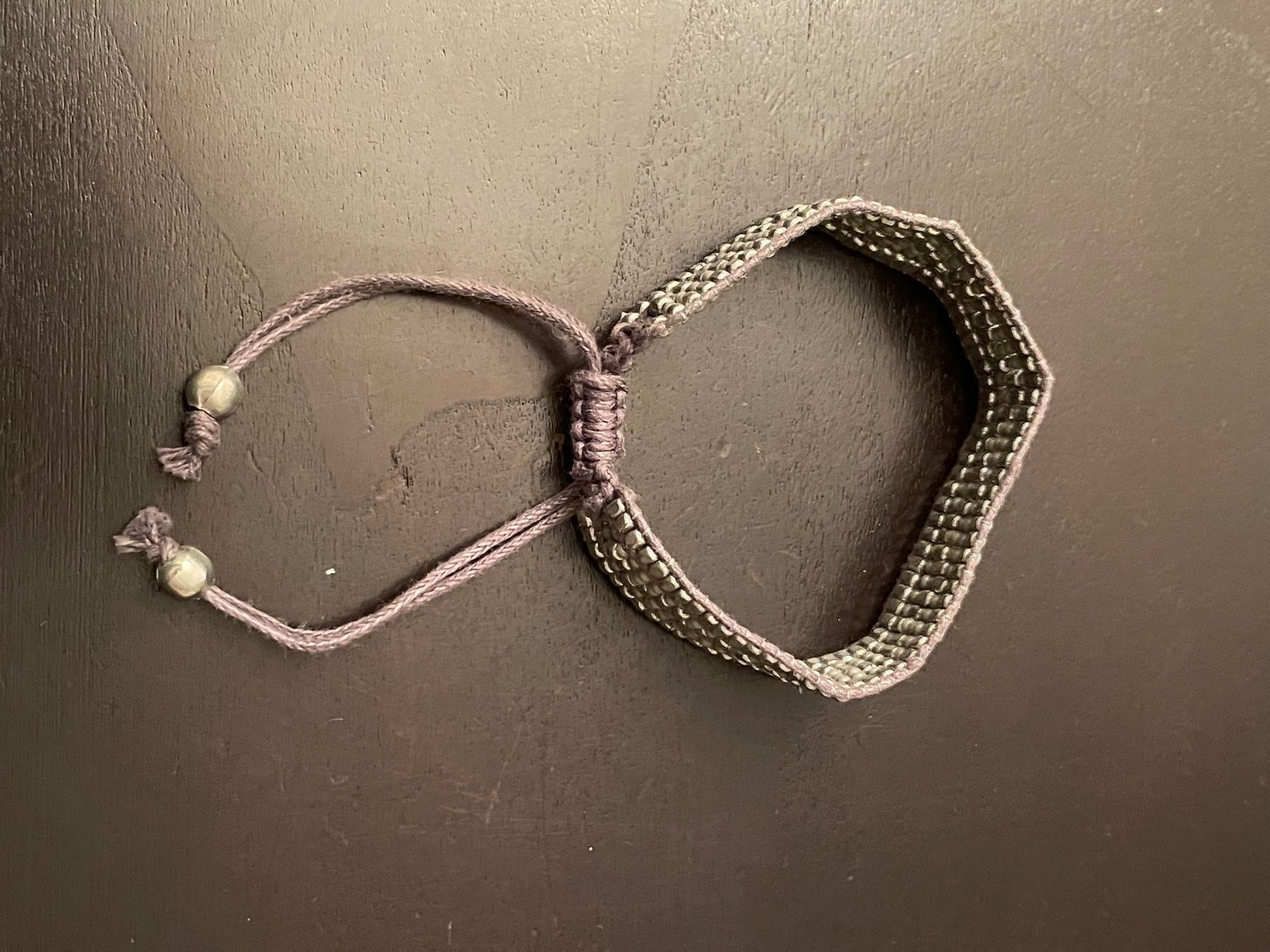 Bracciali & Braccialetti: INDIANISCHES ARMBAND GRAU SILBER – Nuovo (secondo la descrizione) da Meggen venduto da Meggeni 1
