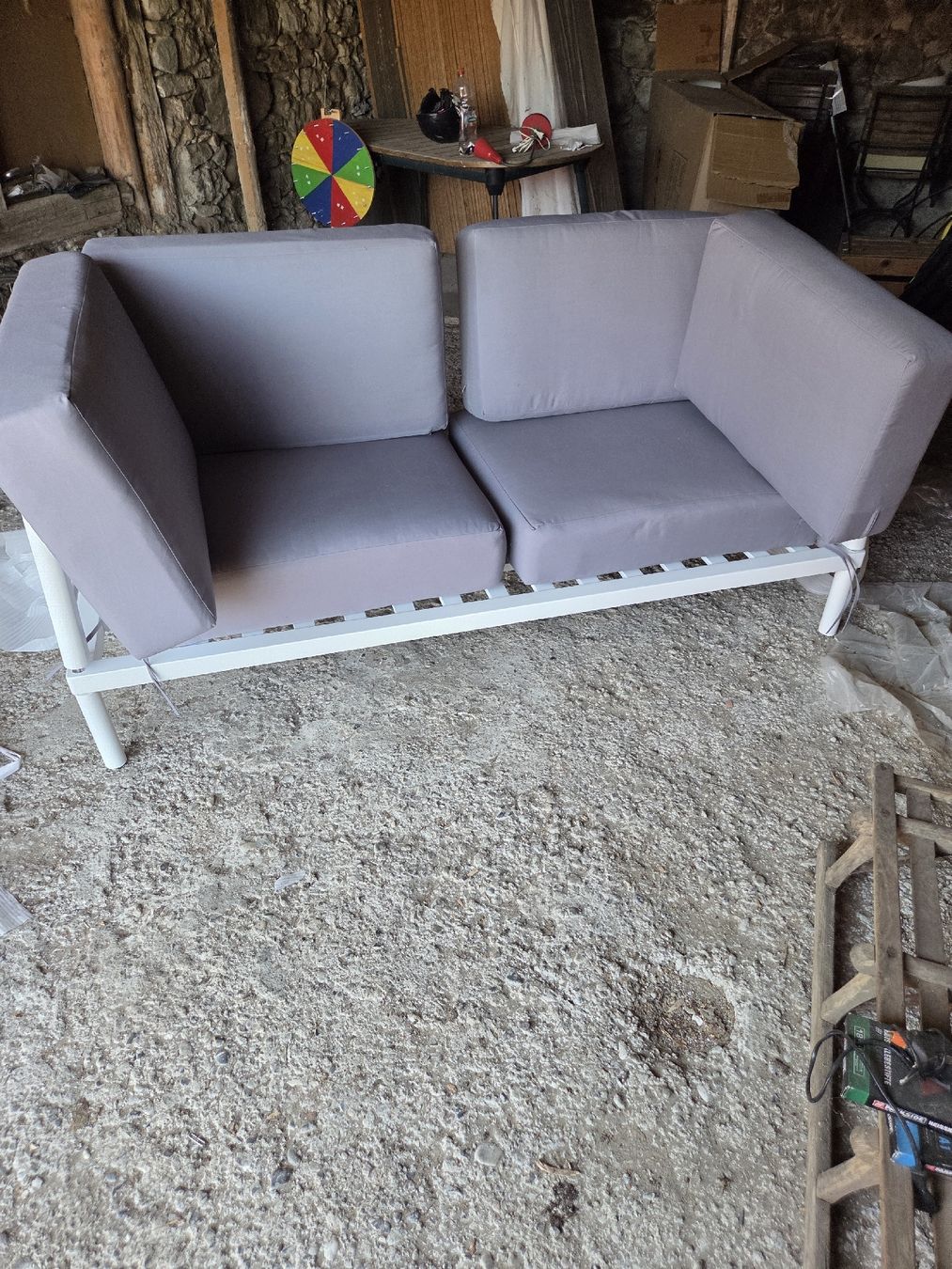 Sofas: Gartensofa Zweisitzer weiss hellgrau neuwertig – Neu (gemäss Beschreibung) aus Willisau von max_2ttp 3