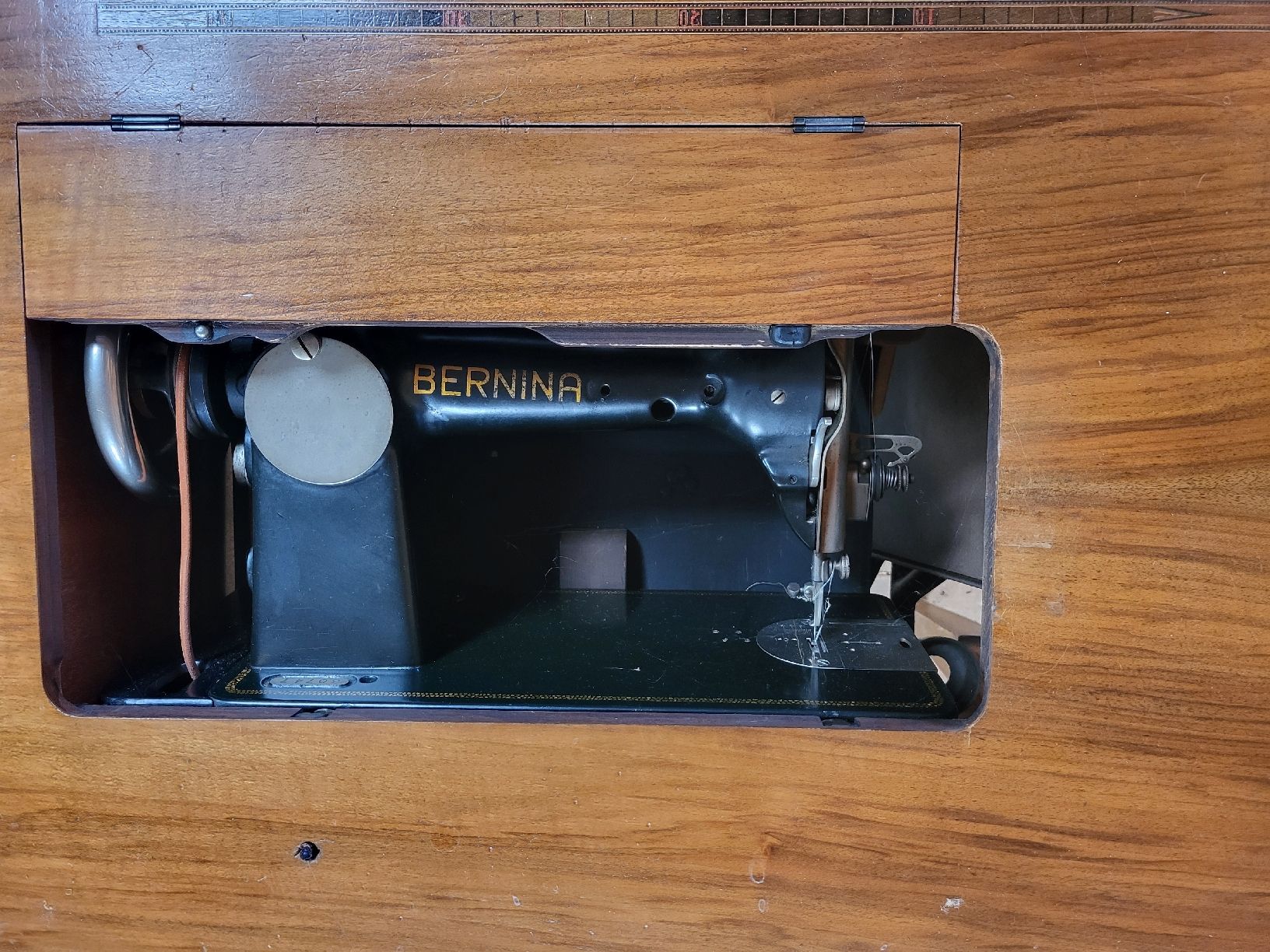 Bernina Machines à coudre: Antike eingebaute Nähmaschine Bernina – D'occasion à Oberwangen b. Bern par trodan 2