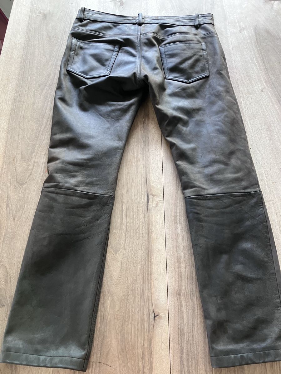Pantaloni: Lederhose Kuhleder dunkelbraun – Usato da Krauchthal venduto da StuderE