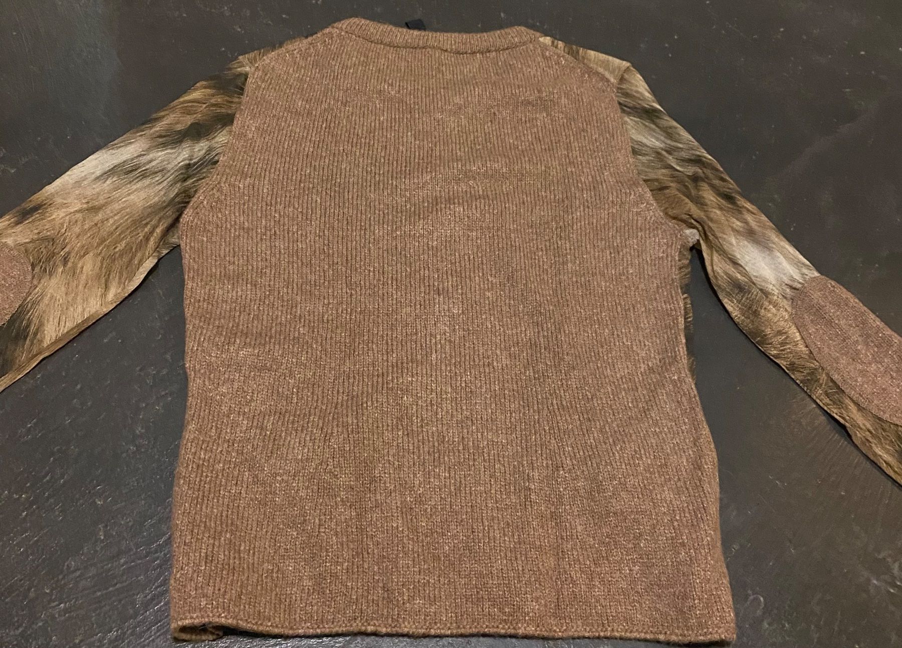 Marc Cain Giacche: Strickjacke Marc Cain mit Muster M – Nuovo (secondo la descrizione) da Chur venduto da simhofstr 7