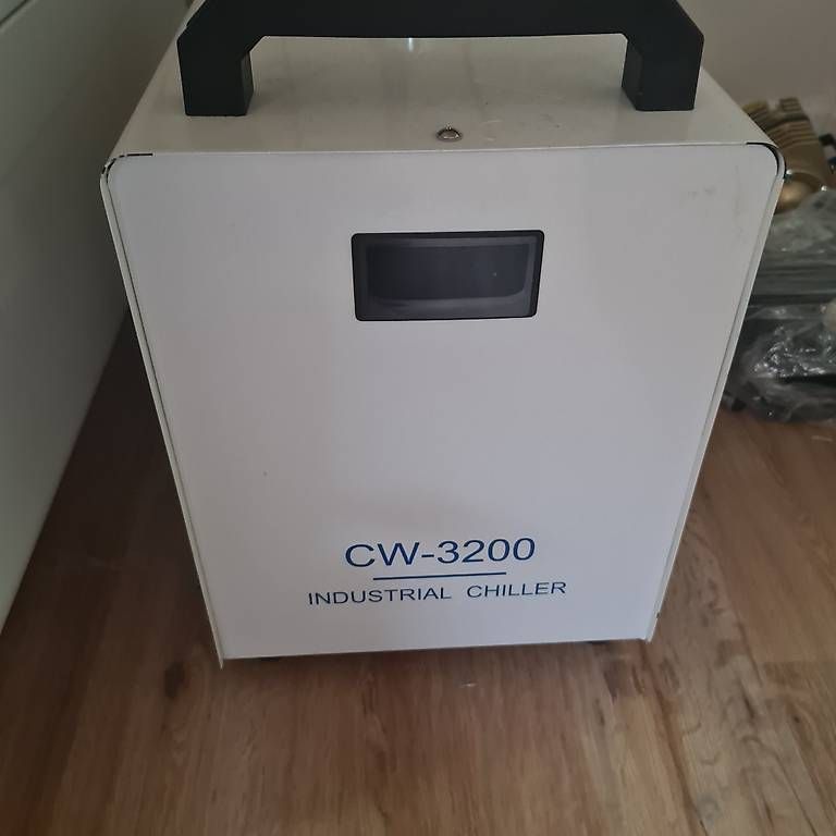 Tutte le macchine: Neuwertiger Laser 90W (Schweiz) – Nuovo (secondo la descrizione) da Reinach AG venduto da Muggl1 2