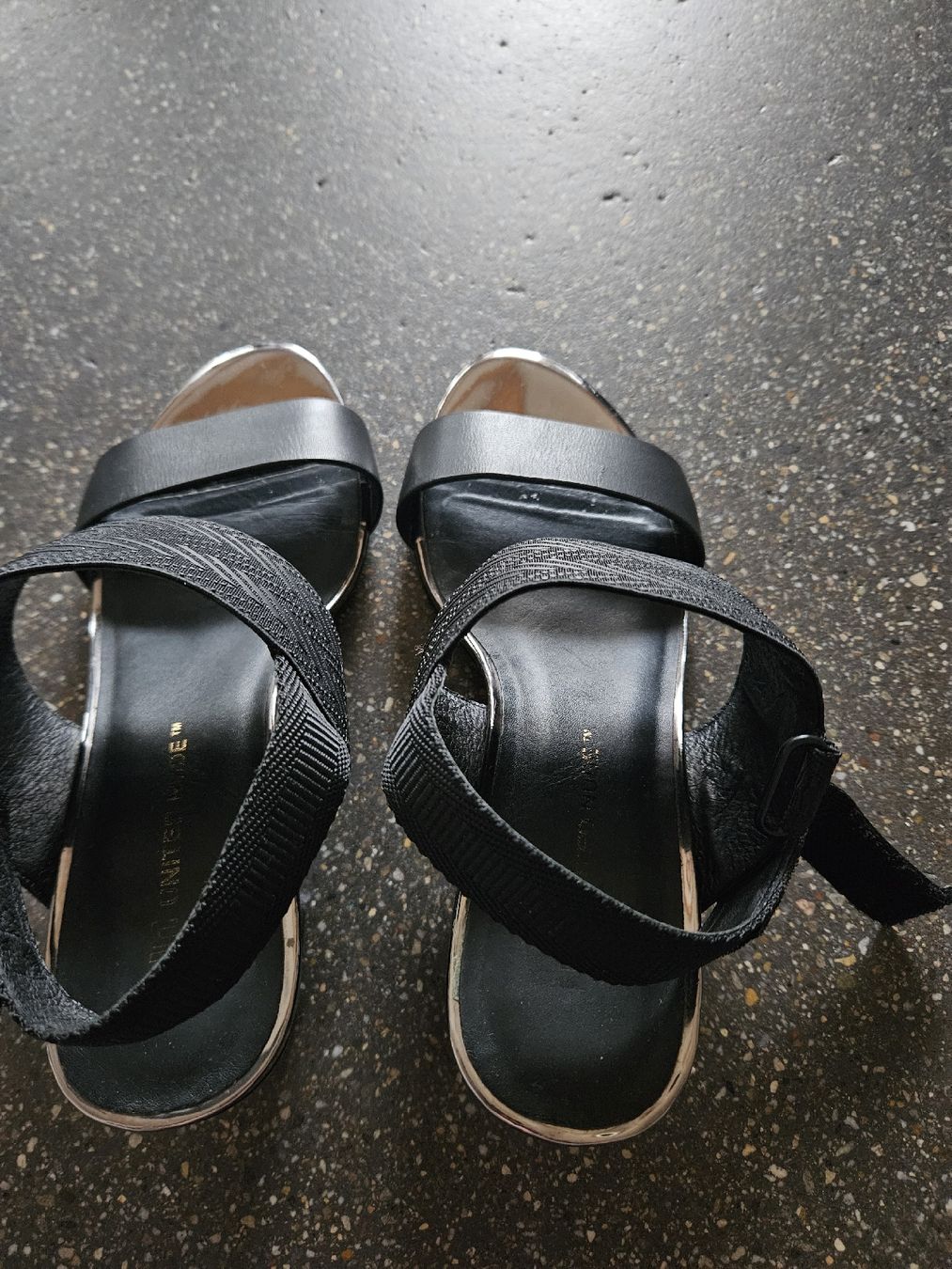 Scarpe da donna: Schwarze Sandalen mit Blockabsatz - Grösse 38 – Nuovo (secondo la descrizione) da Anwil venduto da tamoos 2